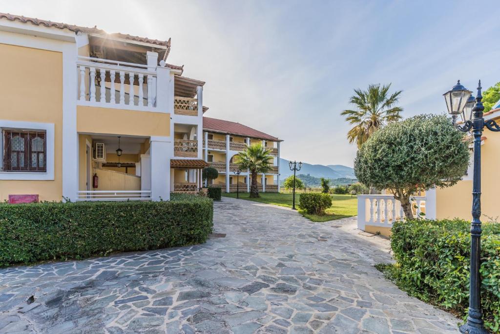 Elpida Hotel