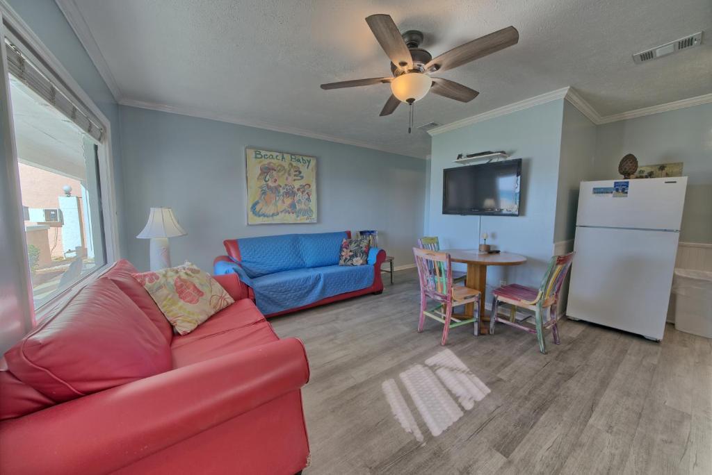 Two-Bedroom Beachfront Villa 18