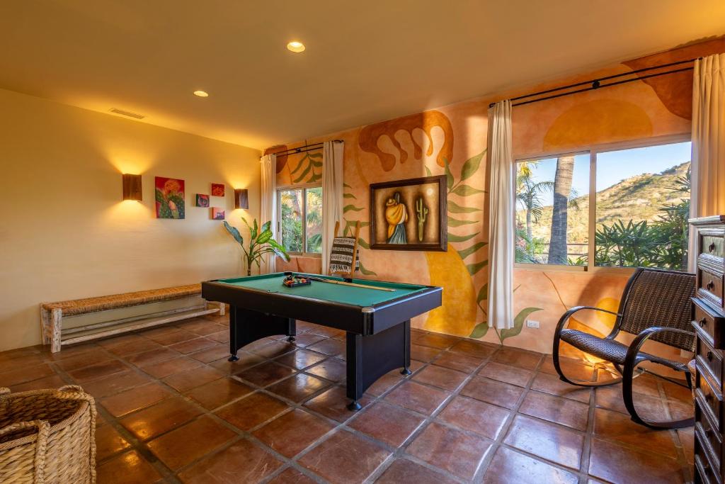 Villa Vida Cabo - Authentic Spacious Ocean View Near Beach & Town - 5