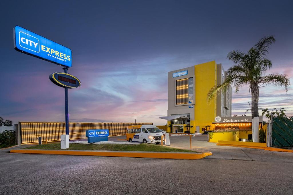City Express by Marriott Guadalajara Aeropuerto - 2