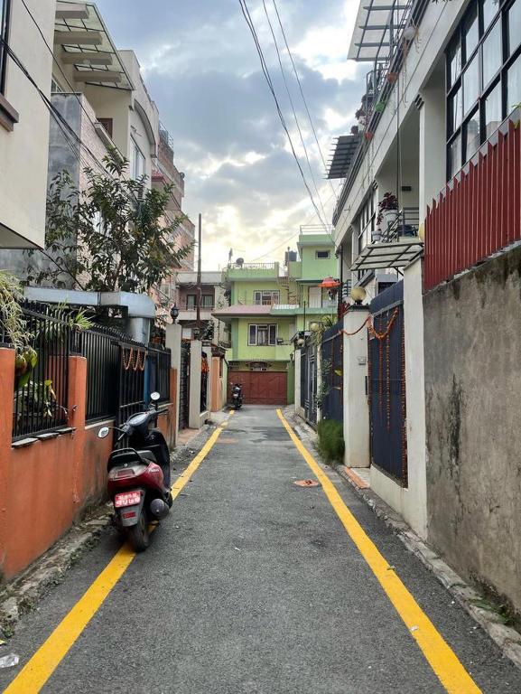 Lilen's Homestay-Entire Apartment with Private Bathroom and Kitchen, Káthmándú