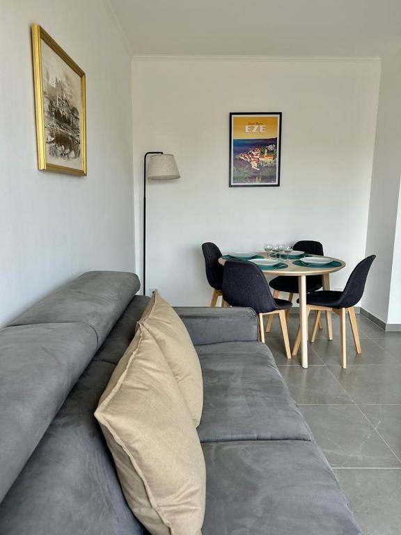 Menton centre, jardin Bioves, casino - 5