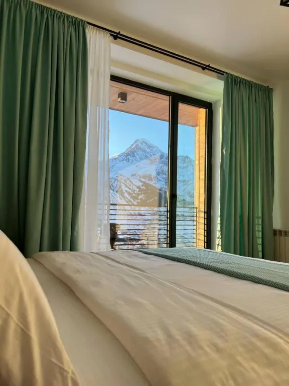 Kazbegi Hotel Grand View，位于卡兹贝吉的酒店