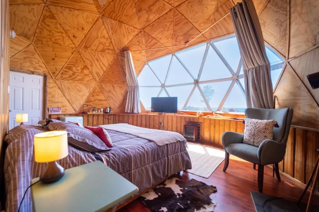 Huiro Lodge，位于Corral的酒店