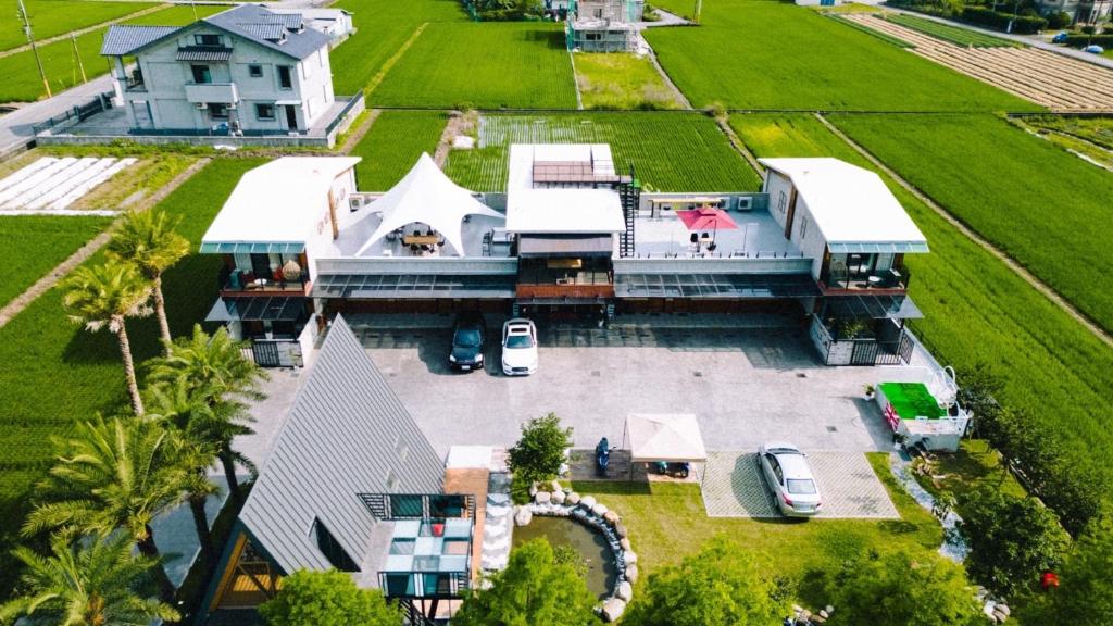 GoldenInglenook, Sanxing