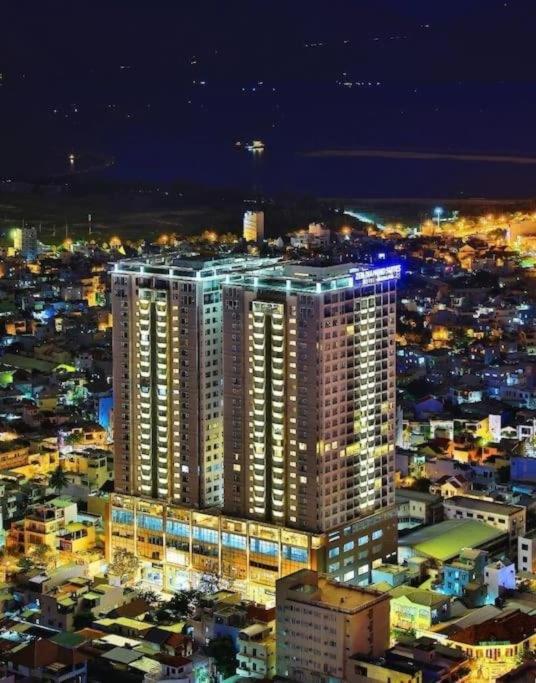 Modern &#038; Charming Penthouse 5BRs in Da Nang Center