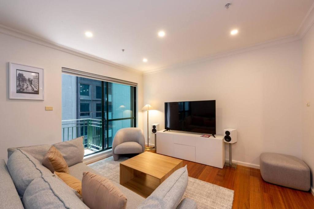Spacious 3-bed Unit in Melbourne CBD w Pool & Gym, Melbourne
