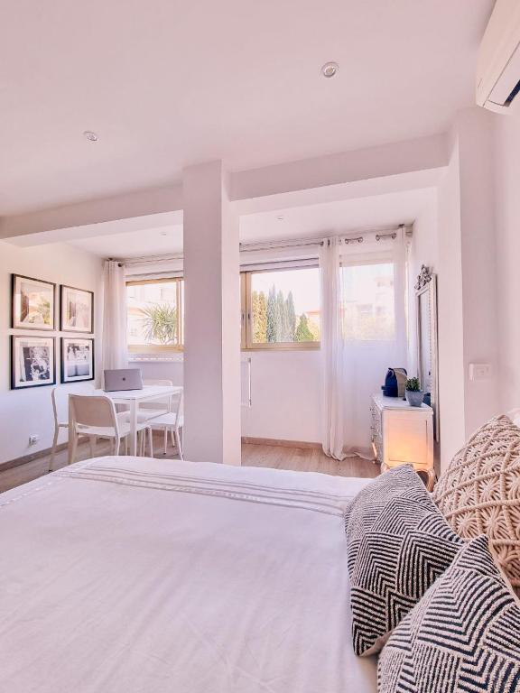 Studio Latour Maubourg, Cannes