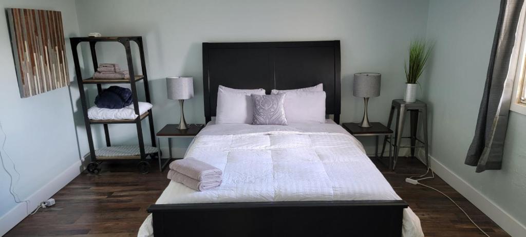 4 Slumber Village - AK Outback, Anchorage