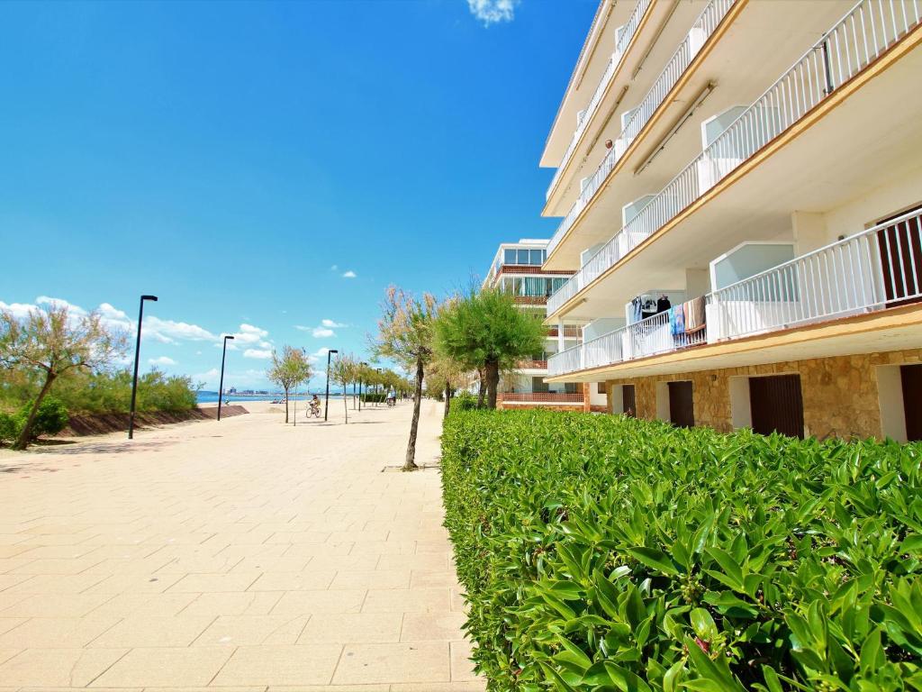 Apartamento frente al mar con gran terraza en Roses - ES-258-18 - 4
