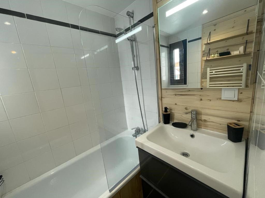 Studio rénové avec Balcon, Pieds des pistes, WIFI - FR-1-502-552 - 4