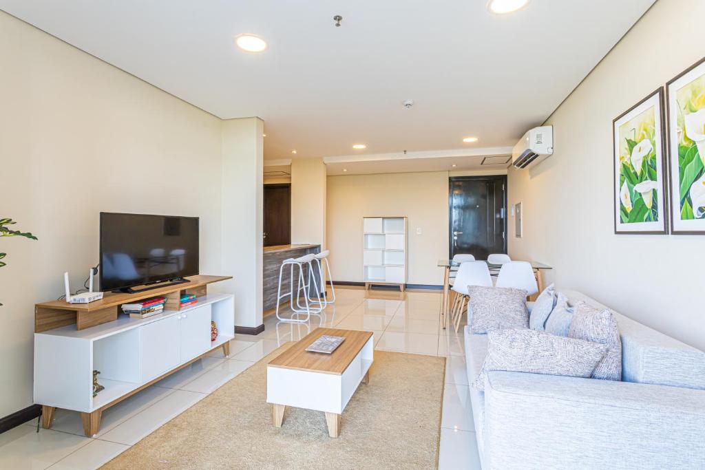 Spacious & unbeatable location - 4