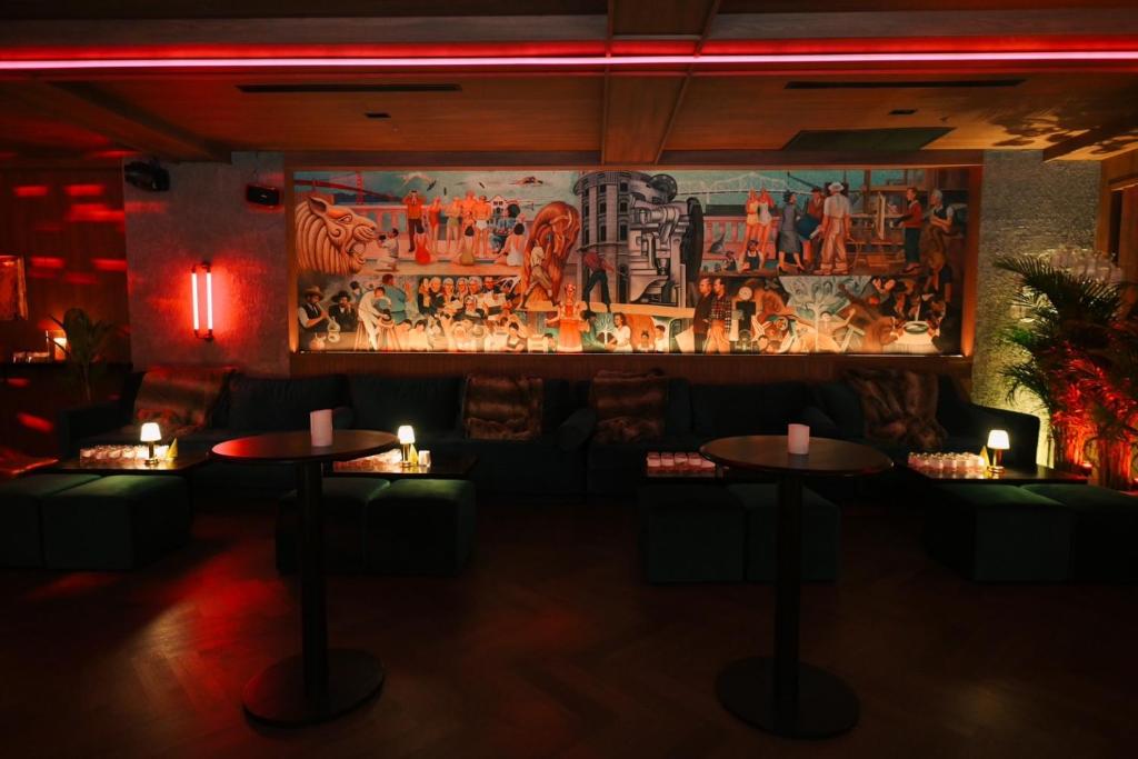 Pub/Lounge