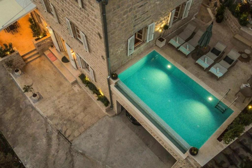 Luxury Pool Villa Feliz - 2