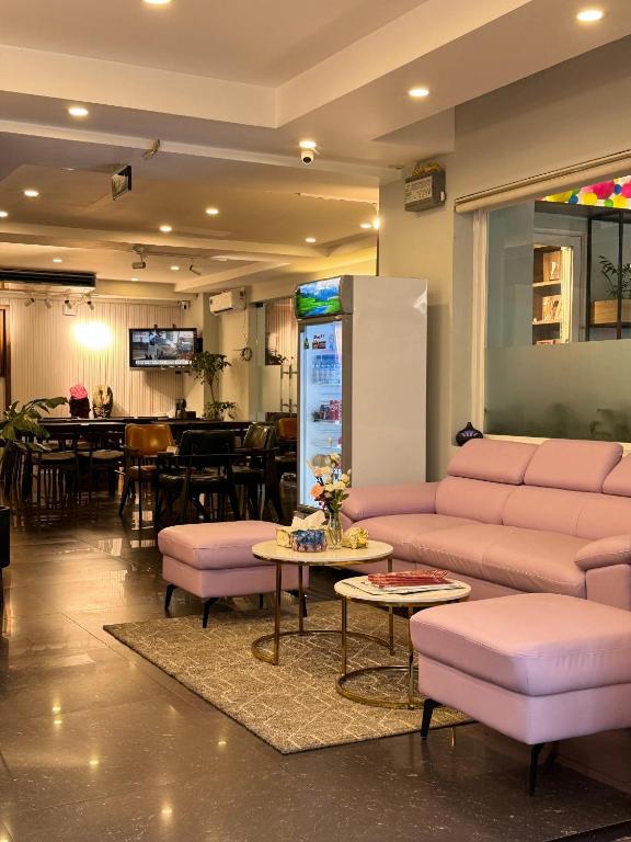 PARAGON HOTEL