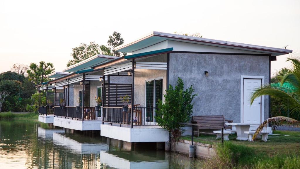 Eden House Resort