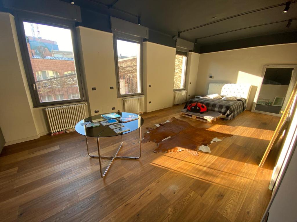 [Centro-200 mq] Loft/Ufficio • Check-in 24h • WiFi - 5