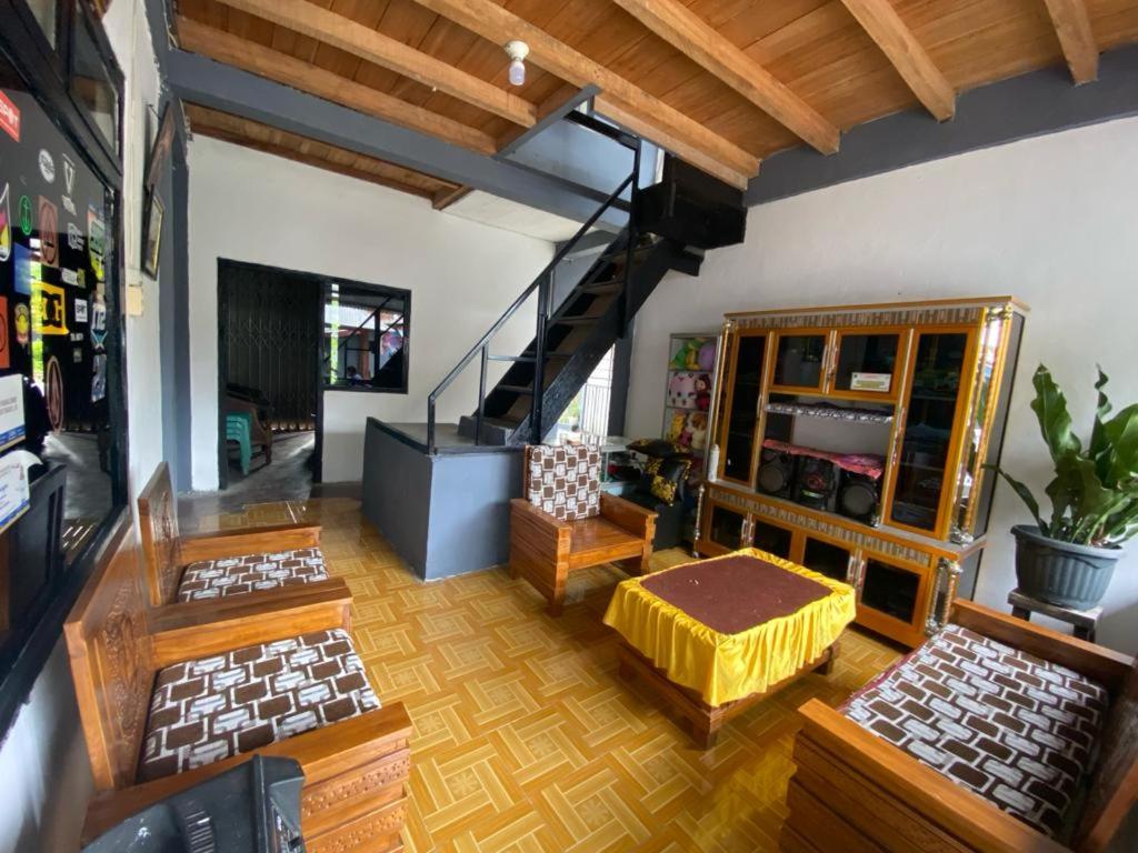 Krui Saejadi Surf and Stay