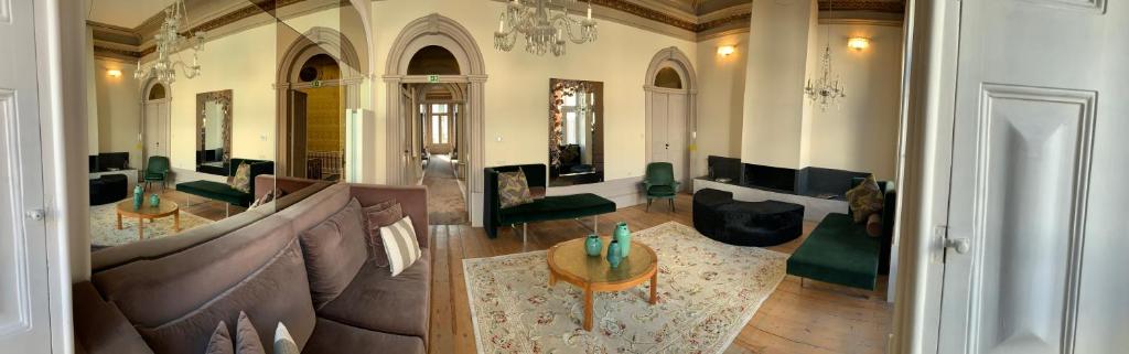 Shared lounge/TV area