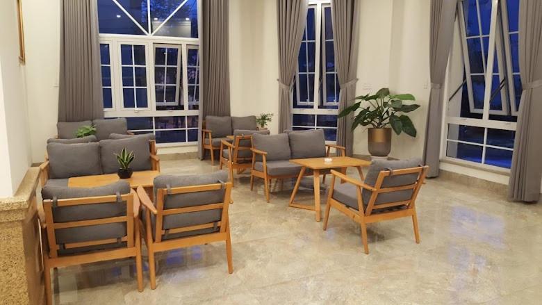 Khách sạn Khải Hoàn