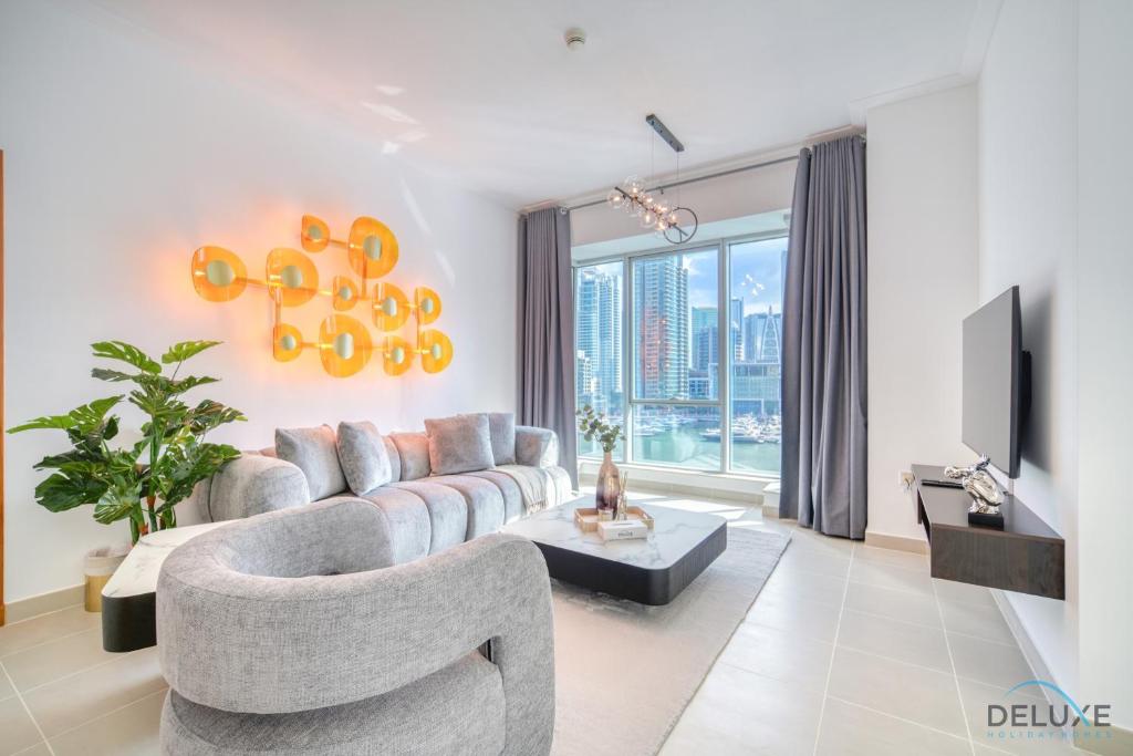 Elegant 2BR at Beauport XI Dubai Marina by Deluxe Holiday Homes, Dubaï