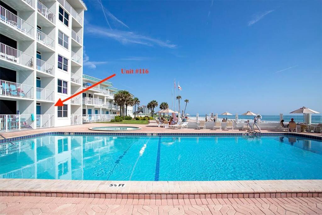 SeaBliss, oceanfront 1st floor cozy condo, Daytona Beach