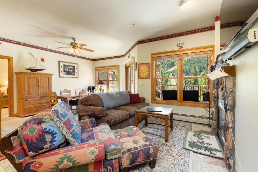 5949 Hidden River Lodge Condo 전경
