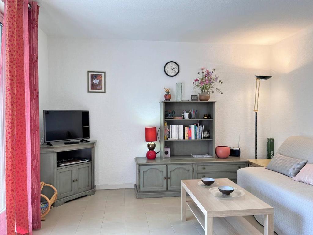 Appt Climatisé avec Piscine, 6 Couchages, Proche Plage, 2 Terrasses, Parking – Le Lavandou - FR-1-251-551 - 3