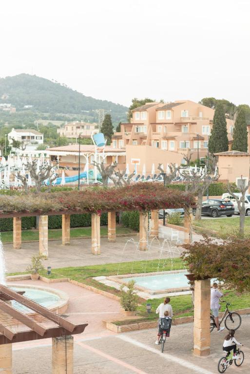 Aparthotel Ciudad Laurel — Obiekt in Cala Millor, Baleary