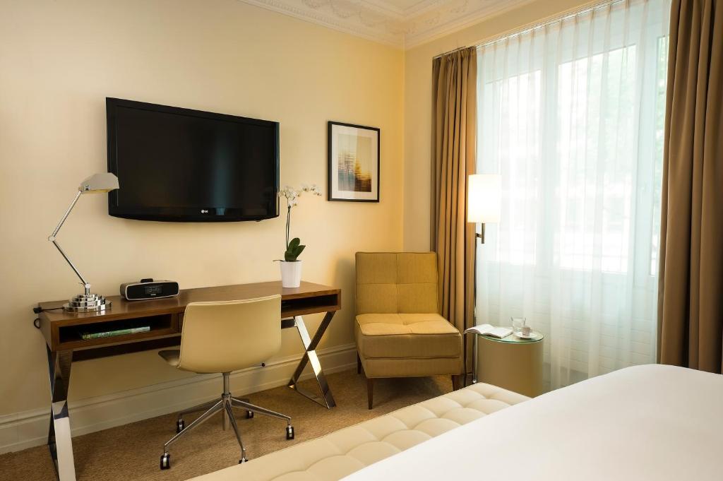 Renaissance Lucerne Hotel - 2