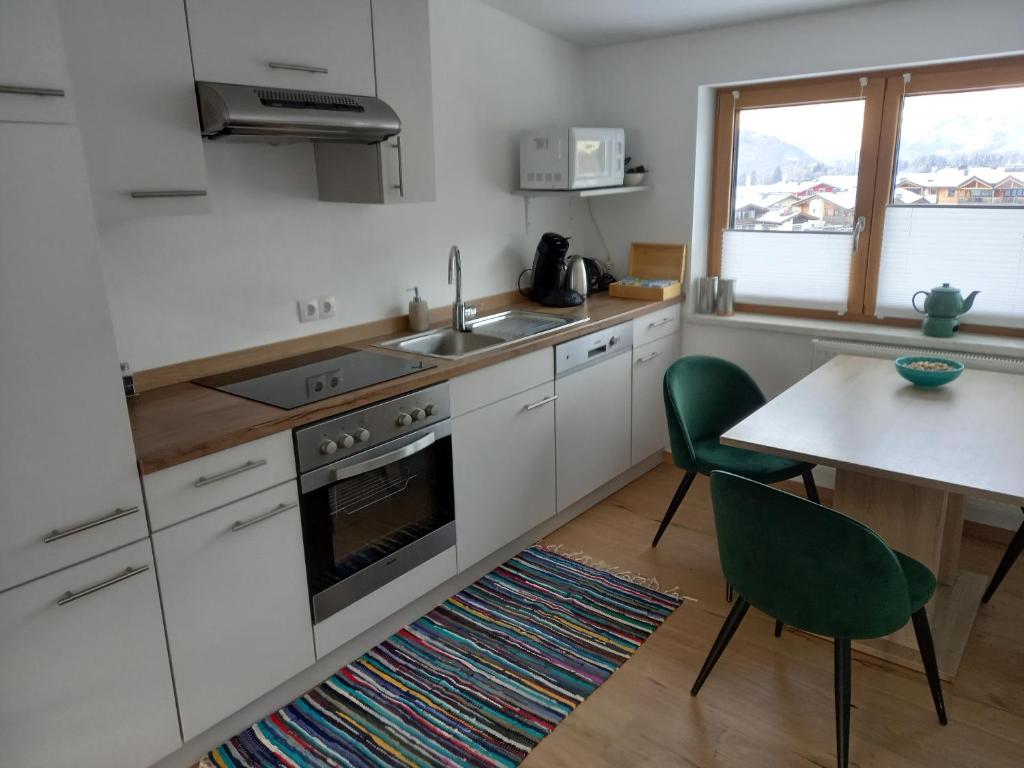 Lovely Rita Studio, modern Studio - balcony and mountain view - center Kaprun - 3