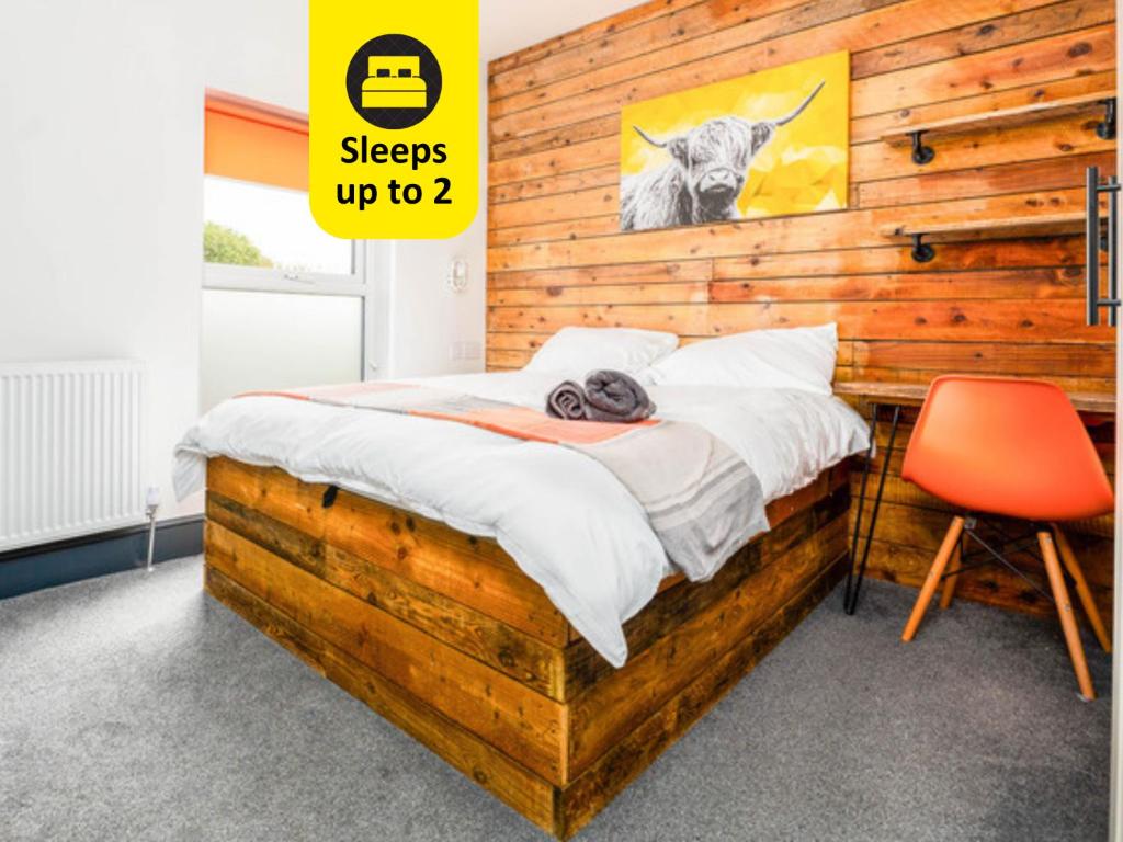 Lovely Large Bedroom in 26 Eleanor St Bedroom 4