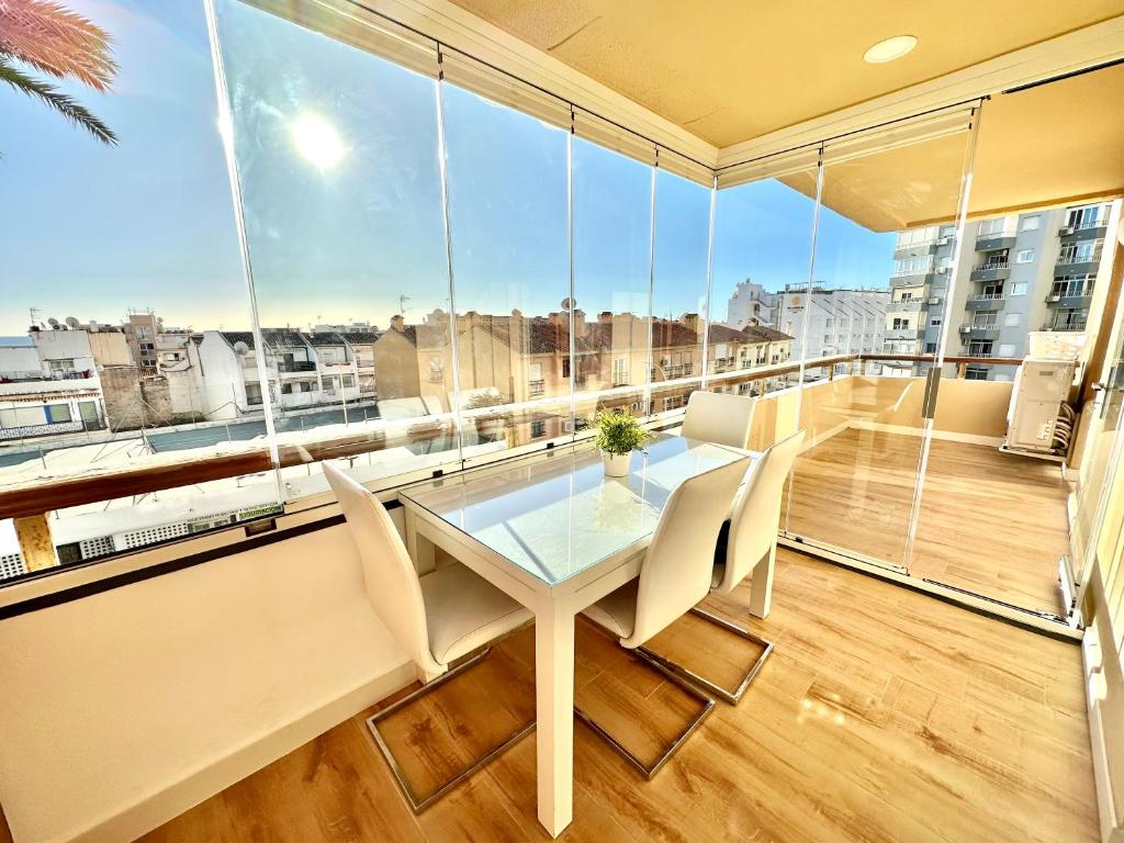 Gorgeous Seaside Apartment in Carihuela - 3