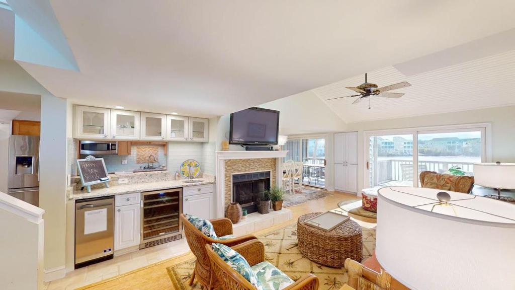 Views of Osprey Lake in Pelican Watch 4 Bedroom, Pawleys Island