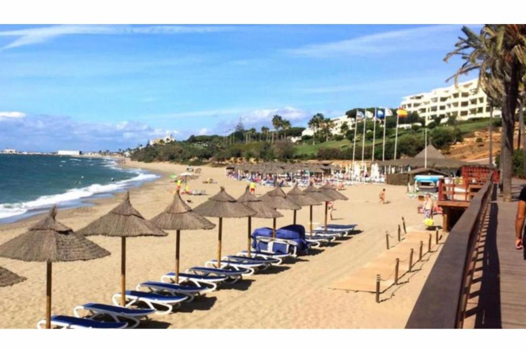 MI CAPRICHO Beachfront 401 - Apartment With Sea Views Costa del Sol - 5