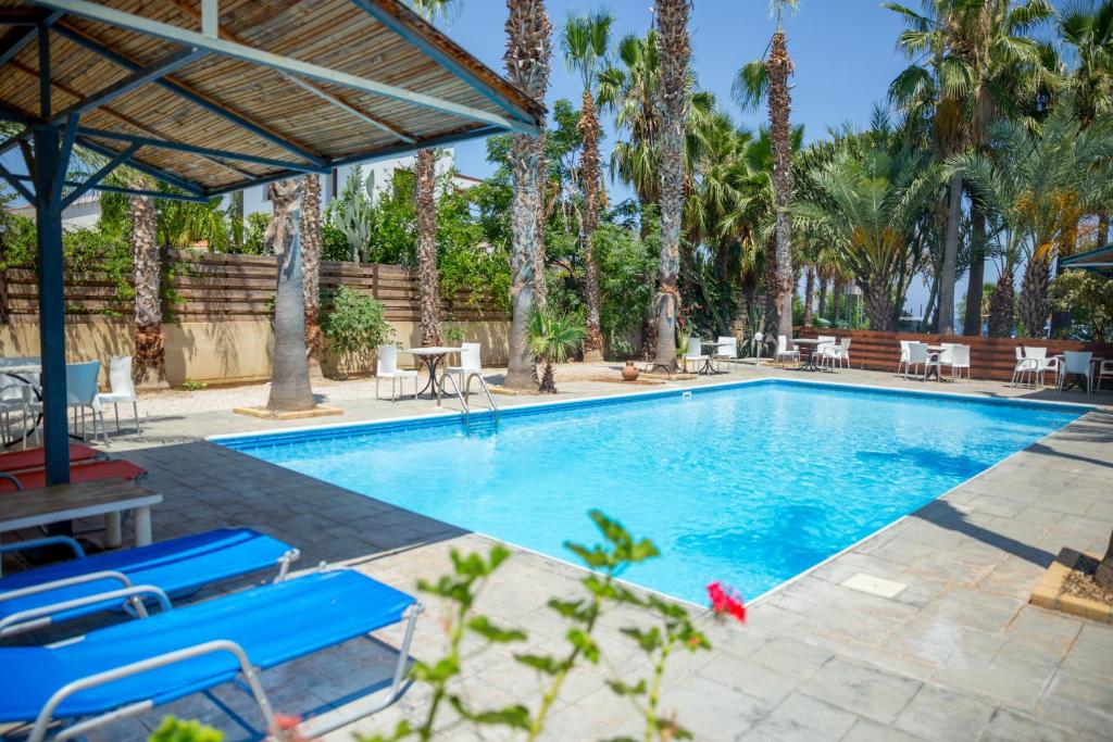 Periyiali Apartments