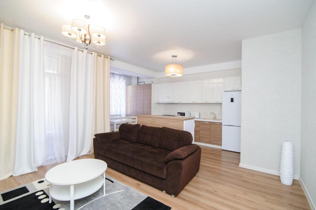 Modern and Grand Apartment at Lev Tolstoi with 2 rooms and living, Kišiněv