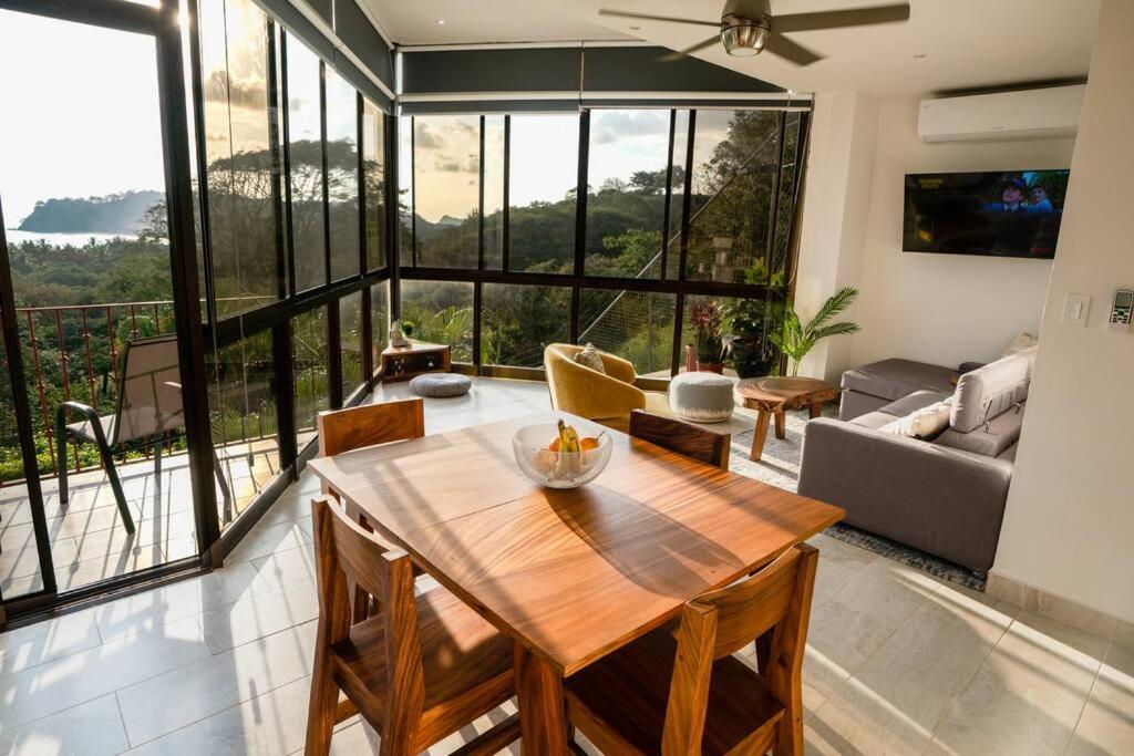 Modern condo with stunning ocean views in Samara, Sámara