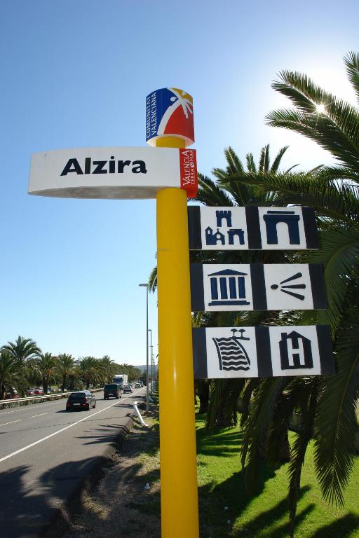 Hotel Avenida Plaza photo