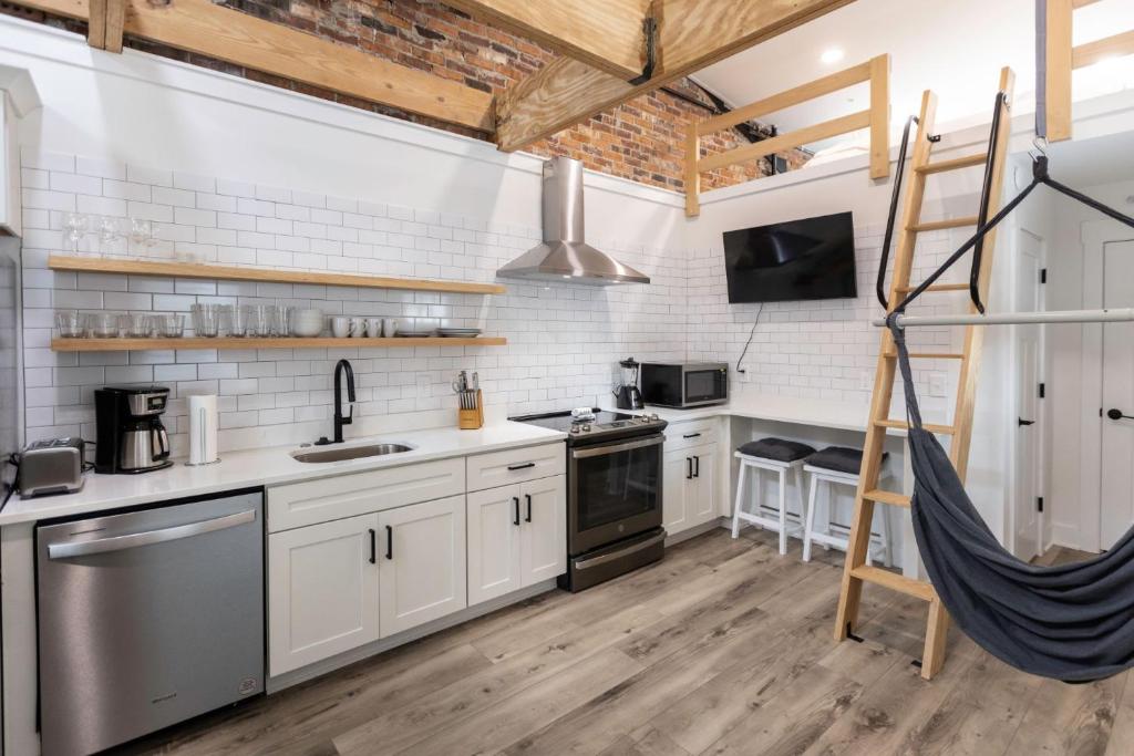 Loft in the Vibe #9 - 5 min walk to beach ocean, Virginia Beach