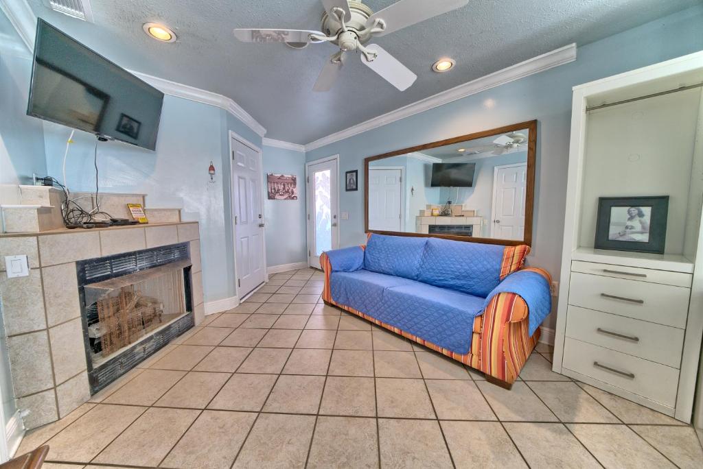 Studio with Pool View