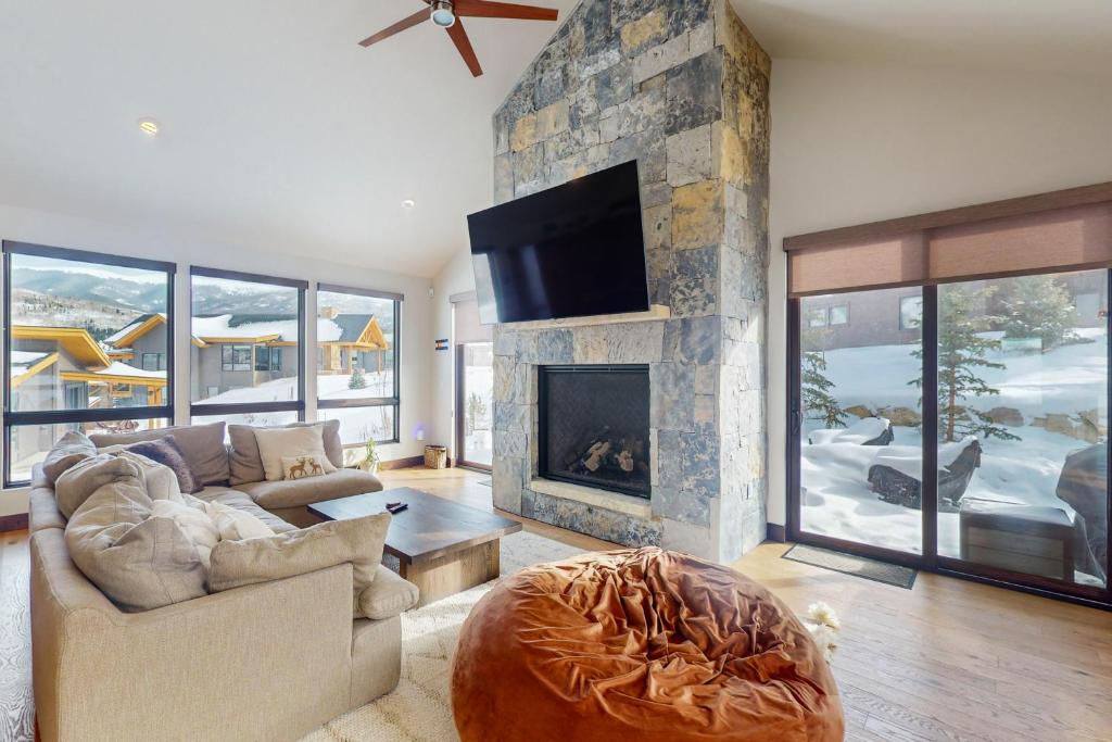 A Slice of Silverthorne, Silverthorne