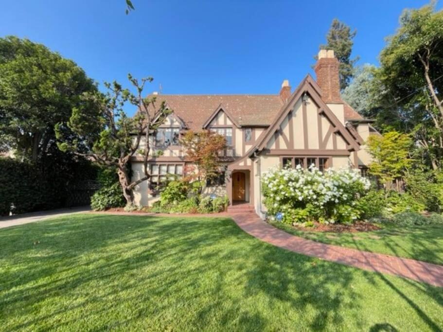 Timeless Tudor w/ Game Room, Pool Table & Hot Tub, San Jose