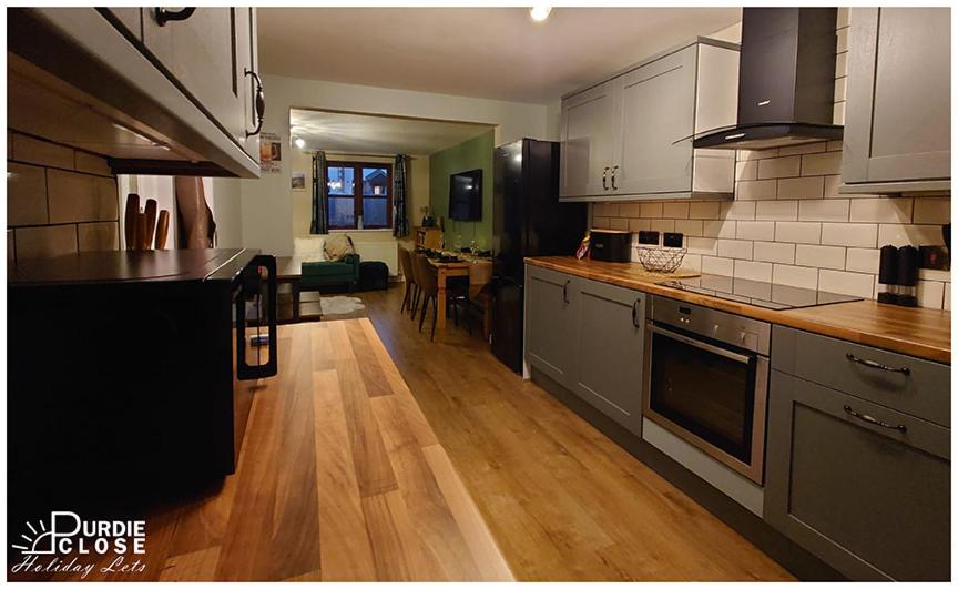 Purdie Close Holiday Let photo 6