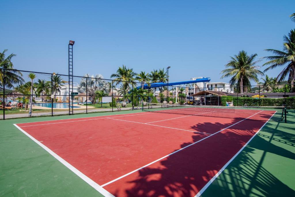 Tennis court