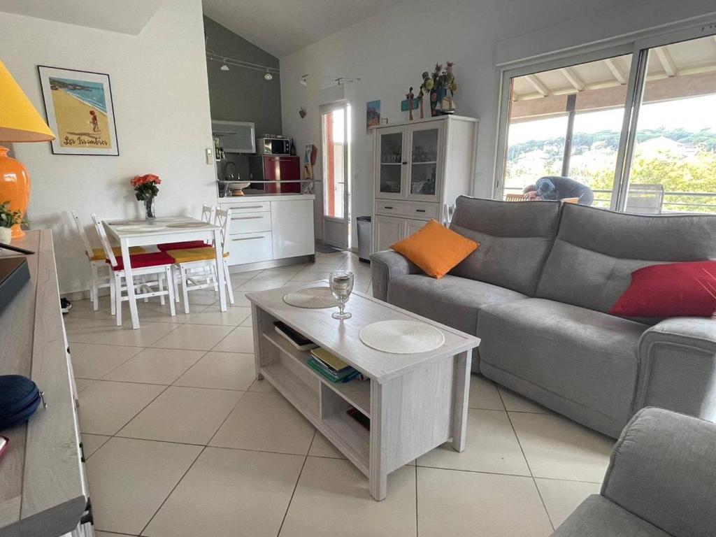 Appartement 2 chambres + mezzanine, proche plage, climatisé, terrasse, parking réservé - FR-1-768-61 - 4