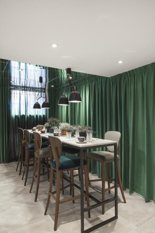 Restaurant, Absalon Hotel in Copenhagen