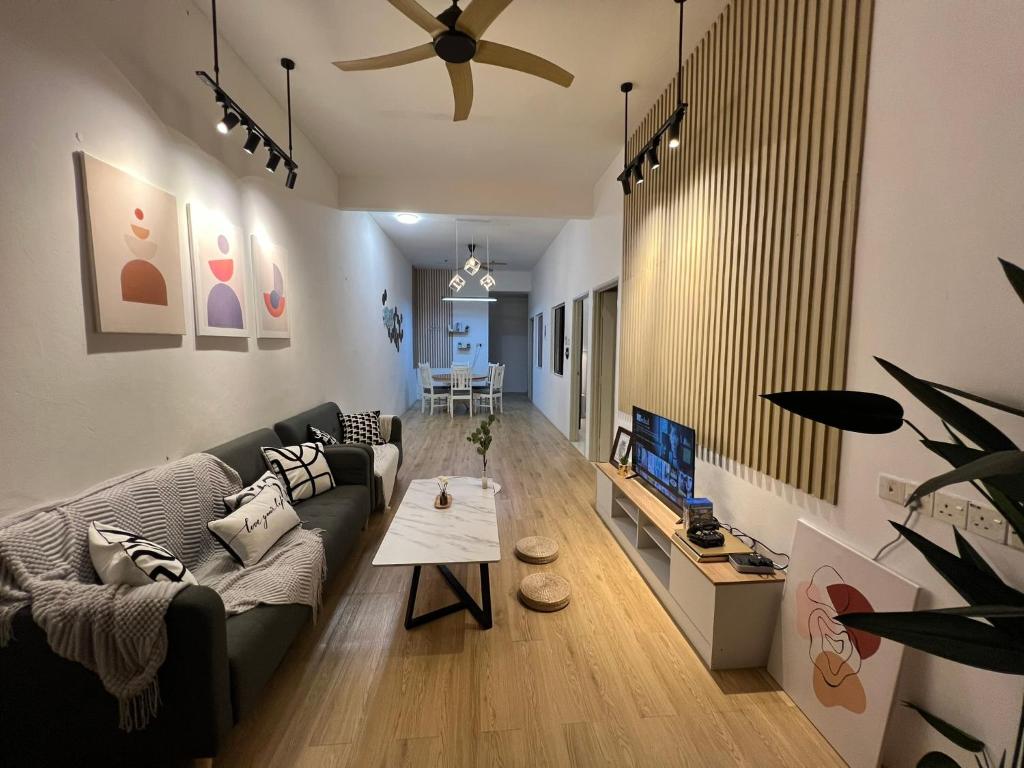 DeMUJI 4BR 10PAX 3Min to ECM KCM, PS4