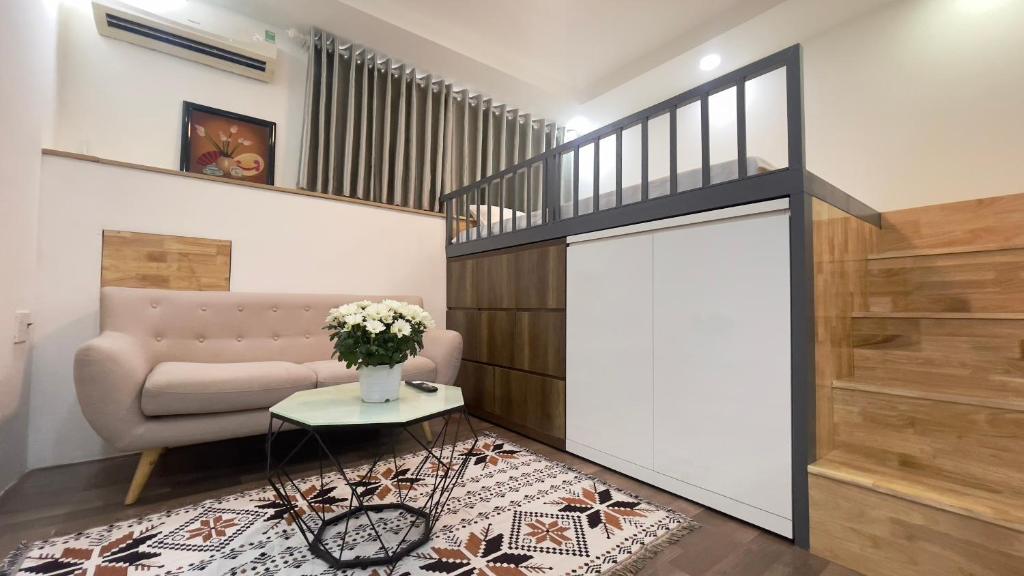 エム エイチ サービスド アパートメント (M-H Serviced Apartment)