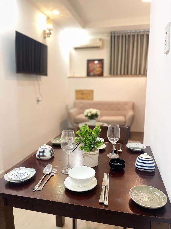 エム エイチ サービスド アパートメント (M-H Serviced Apartment)